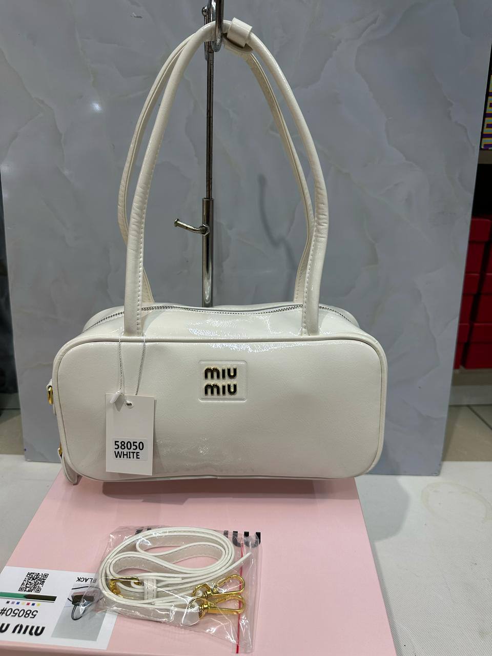 Dior - Miu Miu

With box 
🎁🎁🎁

85 dhs💓

Zain136
♥️♥️♥️