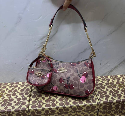 Coach

with box
🎁🎁🎁

95 dhs🪙🌨️

Zain143
♥️♥️♥️