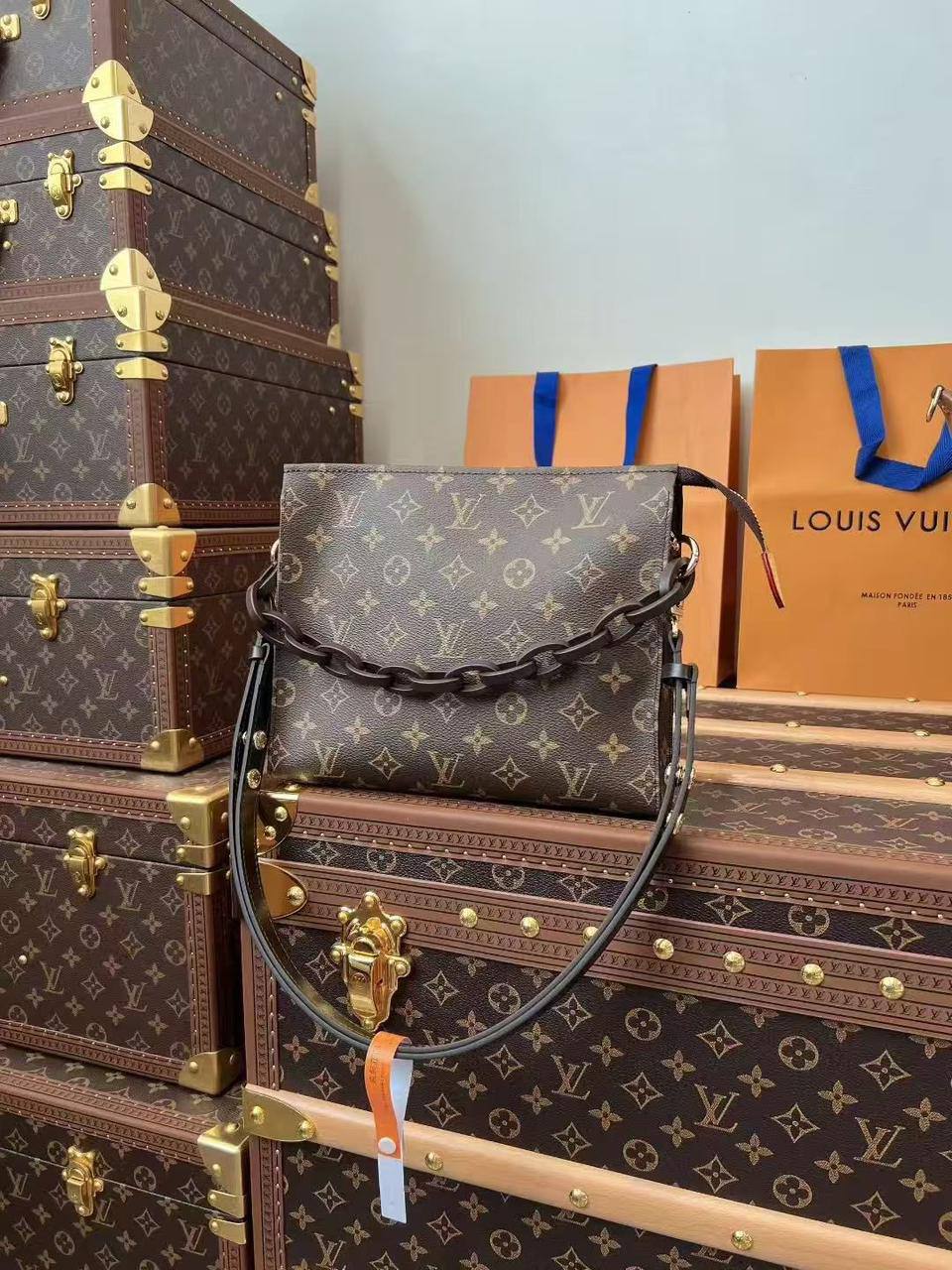 LV
Master +++
230 dhs❣️

Zain153
♥️♥️♥️