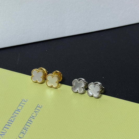 VCA 🦋*
Mini Earring🌸
Master quality 💯

With normal boxes 📦 
45 dhs🪙🌨️

With master box 🗃️ 
75 dhs🪙🌨️

Zain216
♥️♥️♥️