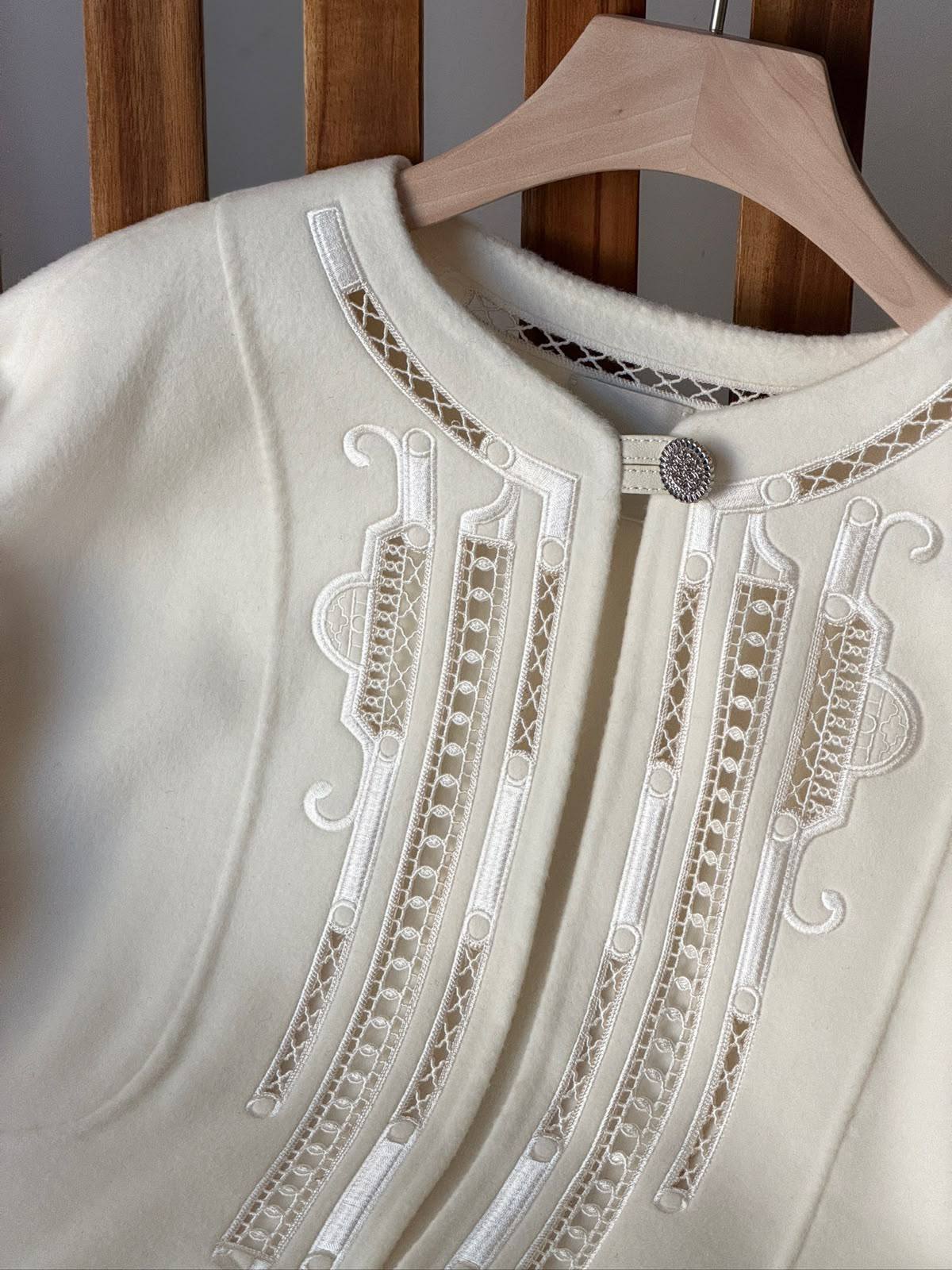 ❤️‍🔥✨HERMES NEW ❤️‍🔥✨
    ✨VIP QUALITY ✨
     💯 CASHMERE
Size : 36-38-40-42
1150 dhs🇦🇪🇦🇪

Zain287
♥️♥️♥️
