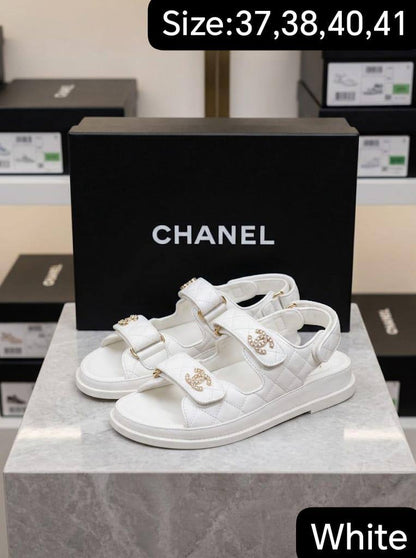Chanel Lady 
Good Quality 🥰
Withbox & Paper Bag🛍️ 
110 dhs💓

Zain40
♥️♥️♥️
