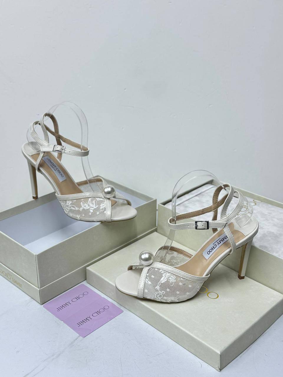 Jimmy Choo
💯high quality
Size 36-37-38-39-40-41
120 dhs🇦🇪🇦🇪

Zain21
♥️♥️♥️