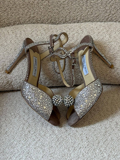 Jimmy choo

𝐒𝐢𝐳𝐞𝐬: 𝟑𝟔 — 𝟒𝟏
560 dhs🇦🇪🇦🇪

Zain298
♥️♥️♥️