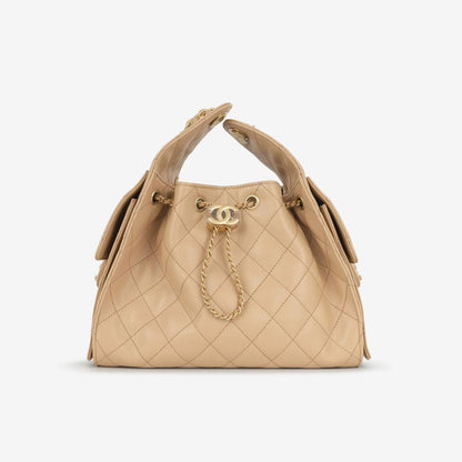Chanel  
Medium size 
125 dhs💓
With box

Zain299
♥️♥️♥️