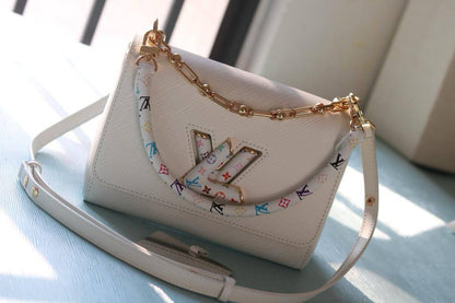 LV
Master
380 dhs✅
Premium quality 

Zain297
♥️♥️♥️