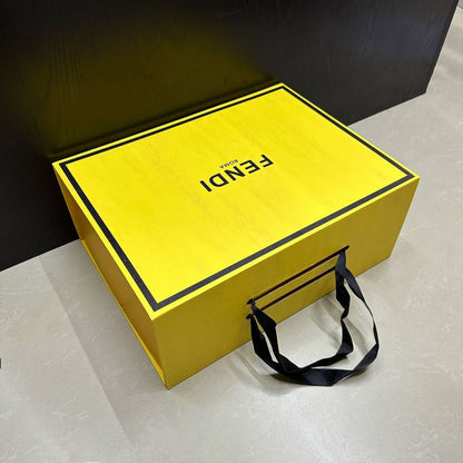 Box 38cm  
+
Paper Bag
30 dhs🪙💚

Zain39
♥️♥️♥️