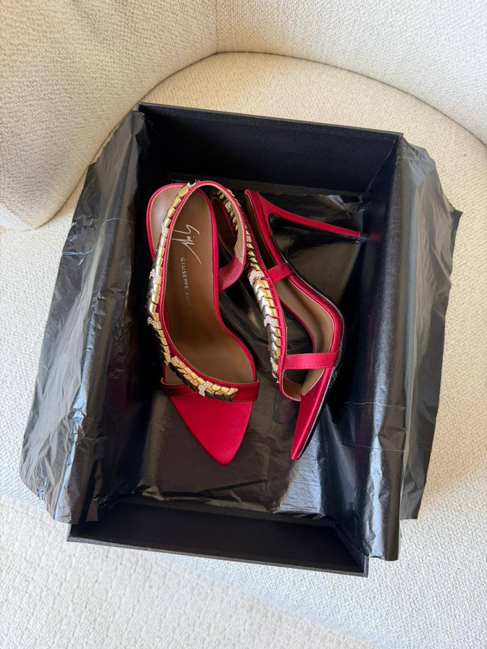 Giuseppe Zanotti
𝑽𝑰𝑷 𝑸𝒖𝒂𝒍𝒊𝒕𝒚
𝑺𝒊𝒛𝒆 35 𝒕𝒐 42 
550 dhs💓

Zain81
♥️♥️♥️