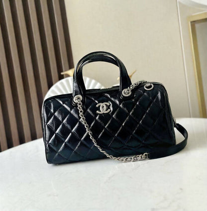CHANEL 
GOOD QUALITY 
95 dhs🇦🇪🇦🇪

Zain295
♥️♥️♥️