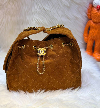Chanel 
good quality, 
size...28 *24 cm 
110 dhs✅

Zain12
♥️♥️♥️