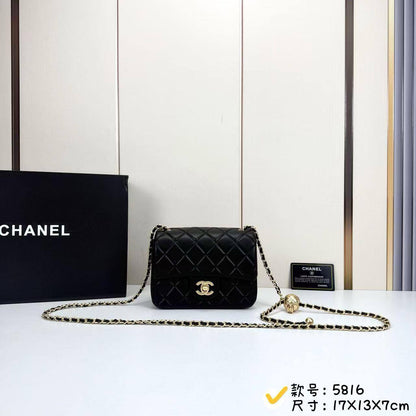Chanel
Master
240 dhs🌺

#17cm
#with box💕❤️🙋‍♂️

Zain228
♥️♥️♥️