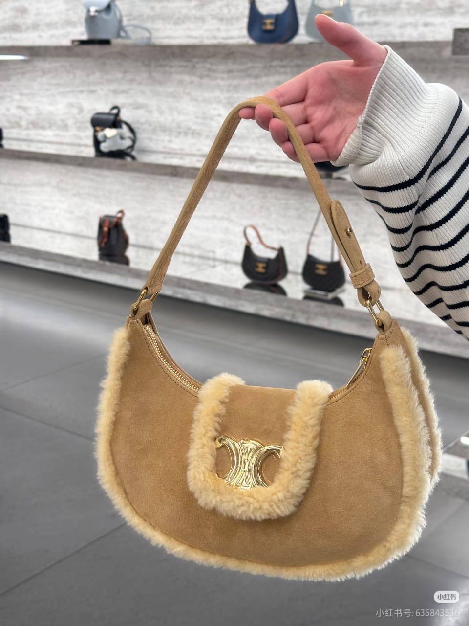 Celine Master
270 dhs🪙🌺

Zain10
♥️♥️♥️