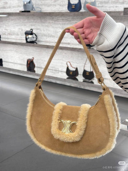 Celine Master
270 dhs🪙🌺

Zain10
♥️♥️♥️