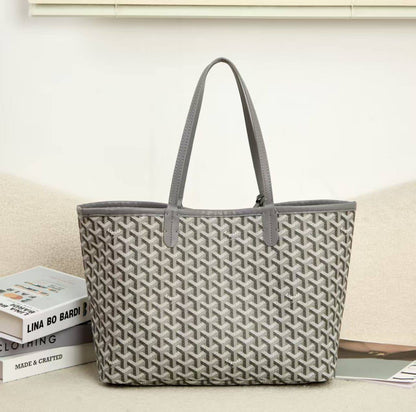 Goyard BAG 

GOOD QUALITY
*40 DHS*✅

Zain40
♥️♥️♥️