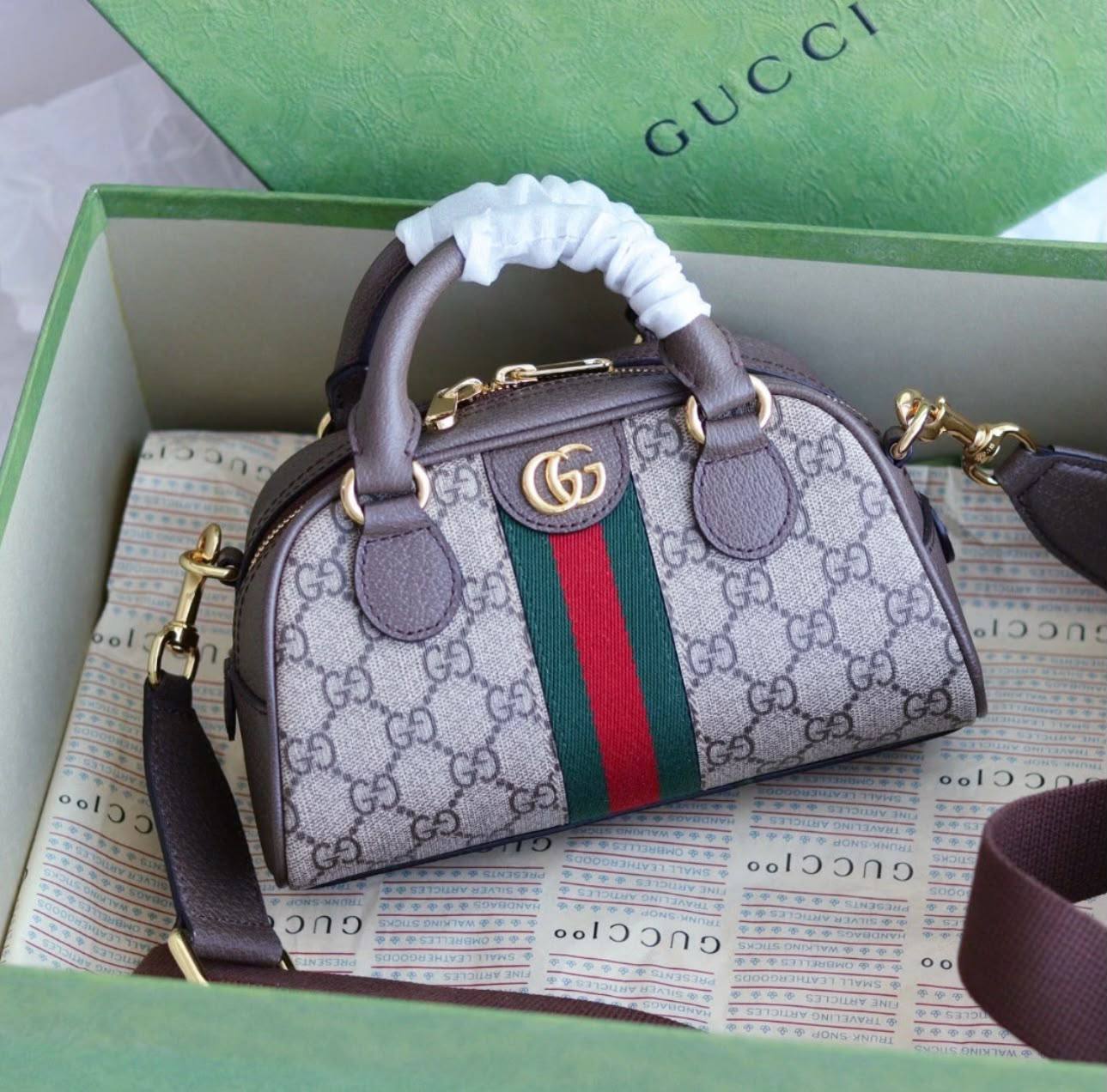 GUCCI 
SMALL SIZE 
WITH BOX 
110 dhs✅

Zain295
♥️♥️♥️