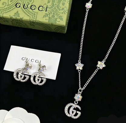 GUCCI 
Necklace ⭐️
Earring🍁
Master quality 💯
With normal boxes 📦 
85 dhs🇦🇪🇦🇪


With master box 🗃️ 
105 dhs🇦🇪🇦🇪

Zain216
♥️♥️