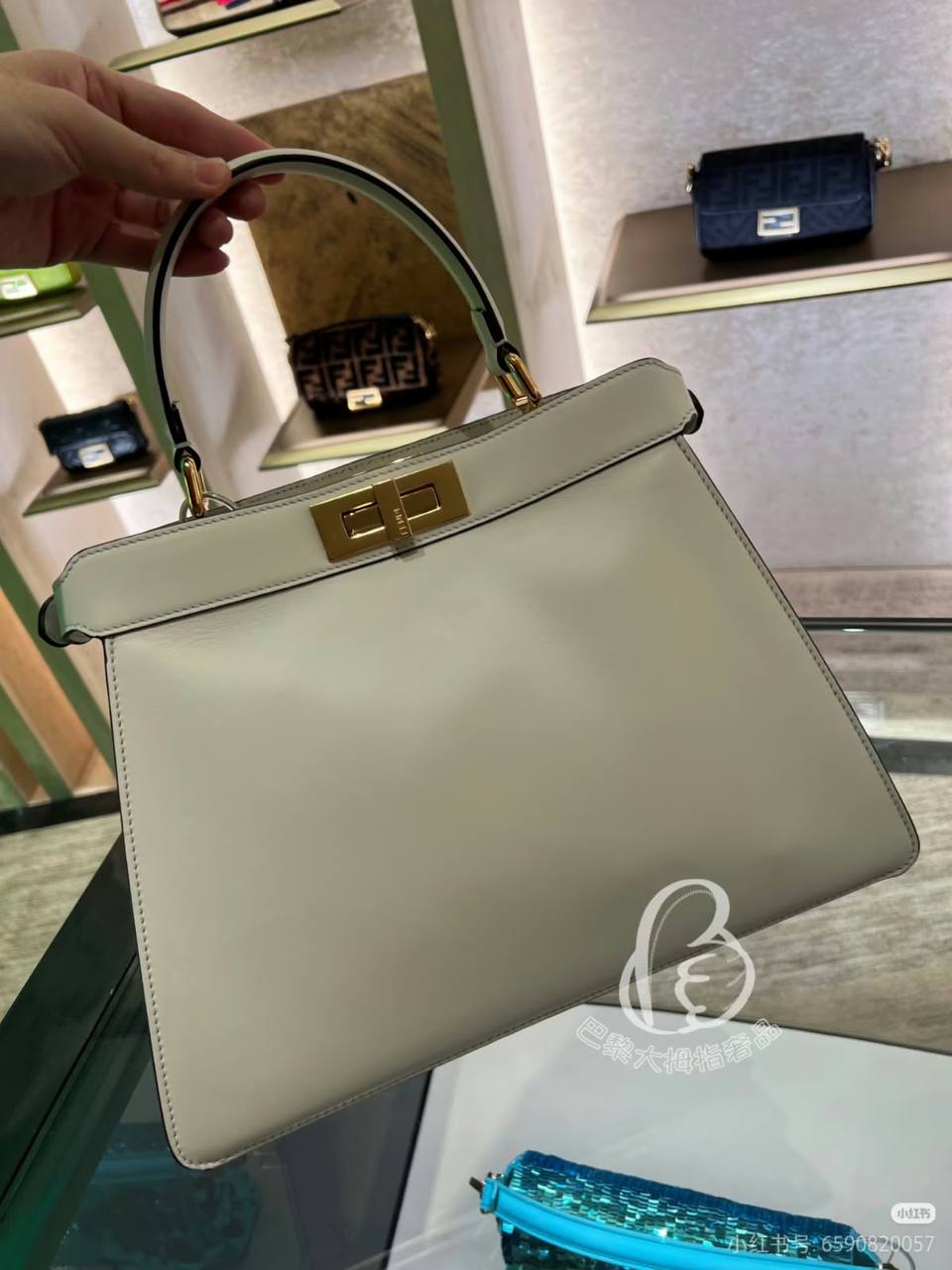 Fendi

120 dhs🇦🇪🇦🇪

Zain10
♥️♥️♥️
