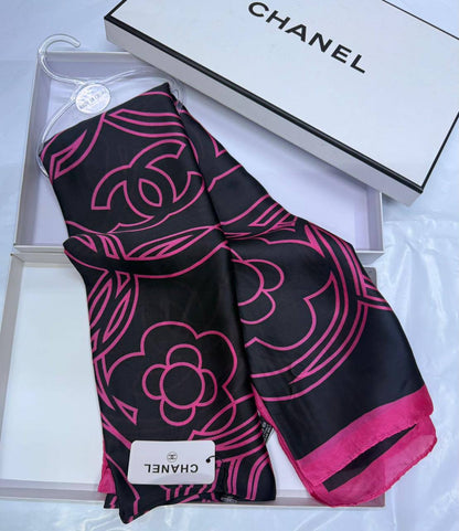 Chanel
Silk scarf 
40 dhs✅
55 dhs✅ 

with box🎁🎁🎁

Zain93
♥️♥️♥️