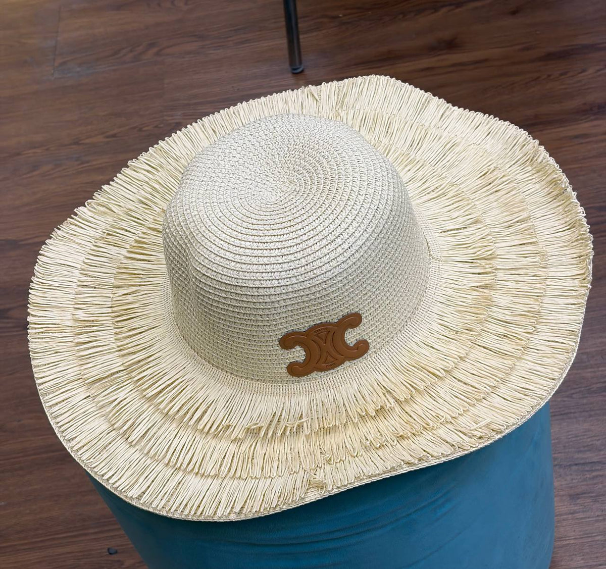 CELINE HATS

260 dhs🇦🇪🇦🇪

Zain328
♥️♥️♥️