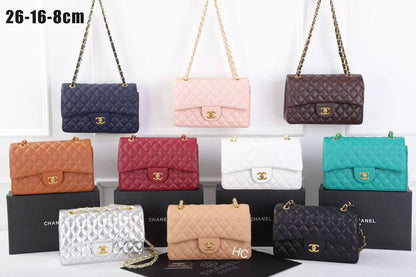 Chanel 

100 dhs✅

with box🎁🎁🎁

size 26×8×16cm

Zain42
♥️♥️♥️