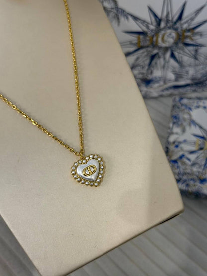 DIOR 🤍
* ⁠↗️ *Super Master Quality ®️*⬆️
* DIOR Petit CD Baroque Heart 🤍 m PENDANT & EARINGS

*170 dhs✅*  with *Normal* Box & Bag
*190 dhs✅*  with2 *Orignal* Packaging 🎁

Zain209
♥️♥️♥️