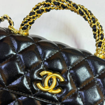 CHANEL 

NEW CAME GOOD QUALITY 
WITH BOX 
🎁🎁🎁

90 dhs❣️

Zain39
♥️♥️♥️