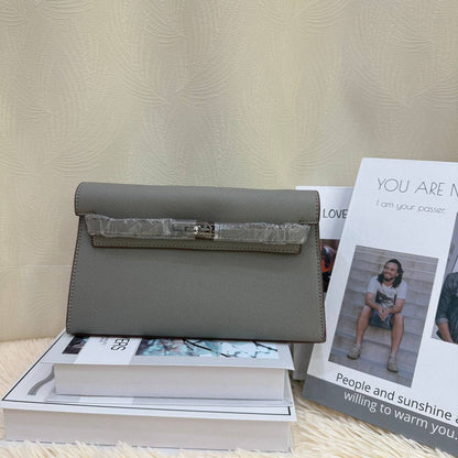 Herme 
good quality
with box
🎁🎁🎁

95 dhs✅

Zain295
♥️♥️♥️
