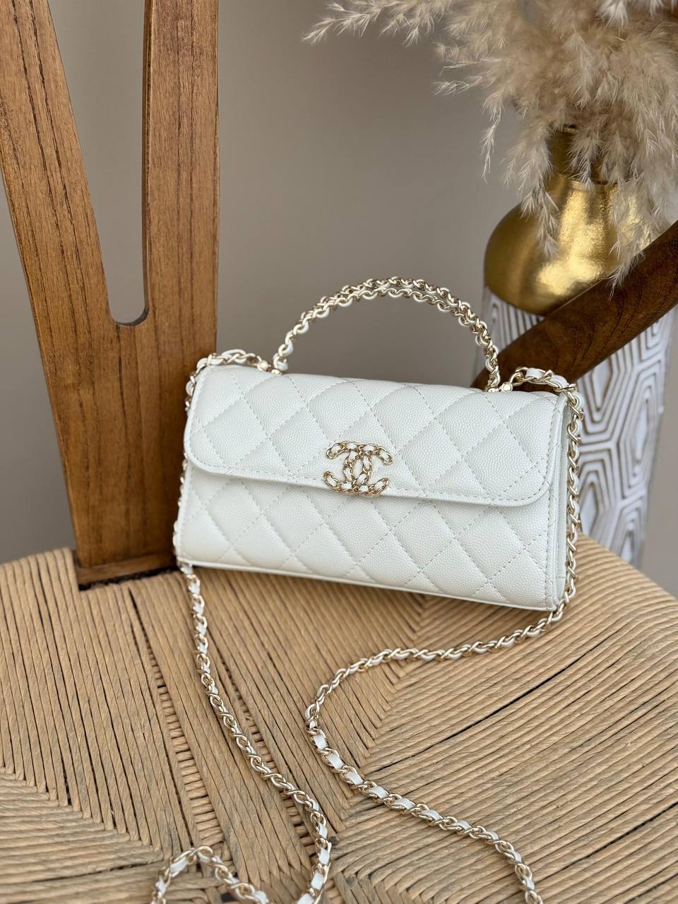 CHANEL

15cm
340 dhs✅

18cm
360 dhs✅
Top quality 

With box🎁

Zain167
♥️♥️♥️