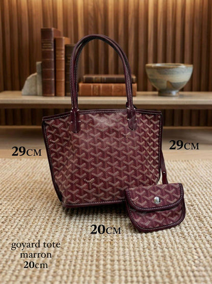 Goyard ᴍɪɴɪ ᴛᴏᴛᴇ
ʜᴀɴᴅʙᴀɢ/ᴘᴏᴜᴄʜ
ɴᴏ ʙᴏx 
ʟᴇᴀᴛʜᴇʀ
size:20ᴄᴍ
75 dhs✅

Zain56
♥️♥️♥️