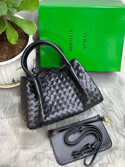 Bottega

with box🎁🎁🎁

105 dhs👑

Zain244
♥️♥️♥️