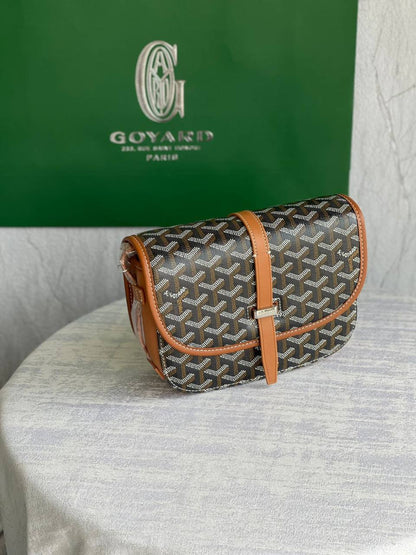 GOYARD                                                                   *Messenger bag*                                                                                 *Master quality*                 
450 dhs🪙🖤

Zain179
♥️♥️♥️