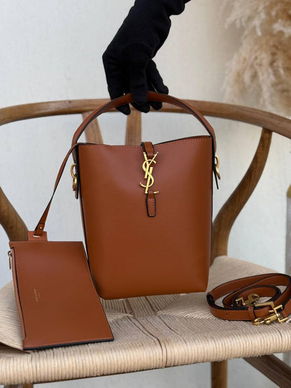 YSL
14cm
320 dhs✅
16cm
340 dhs✅
20cm
350 dhs✅
Top quality 
With box🎁

Zain167
♥️♥️♥️