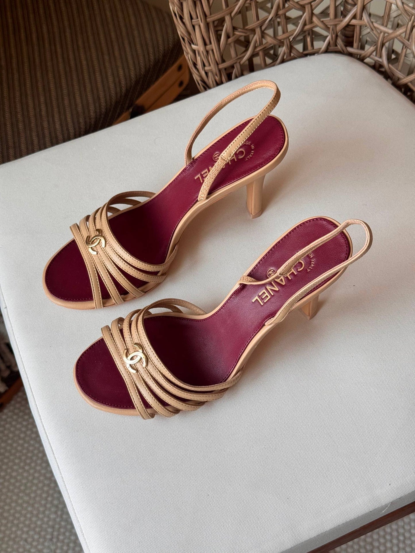 عCHANEL 
✨ New Collection
👠 36–41
💎 Premium Quality
🔥 Super Master
450 dhs✅

Zain198
♥️♥️♥️