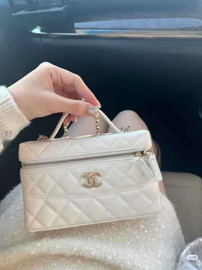 Chanel Master
260 dhs🌺

Zain10
♥️♥️♥️