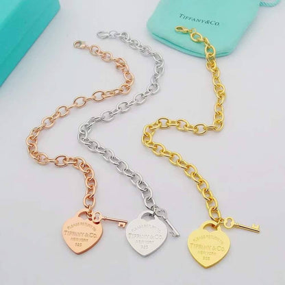 TIFFANY BRACELET
MASTER 💫✨
50 dhs💓 EACH WITH BOX AND PAPER BAG🛍️🎁

Zain89
♥️♥️♥️