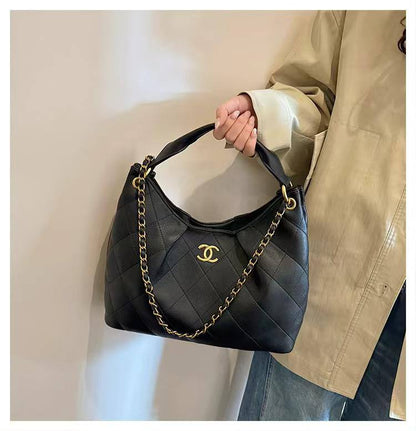 Chanel
100 dhs🪙🖤
Large capacity bag

Zain35
♥️♥️♥️