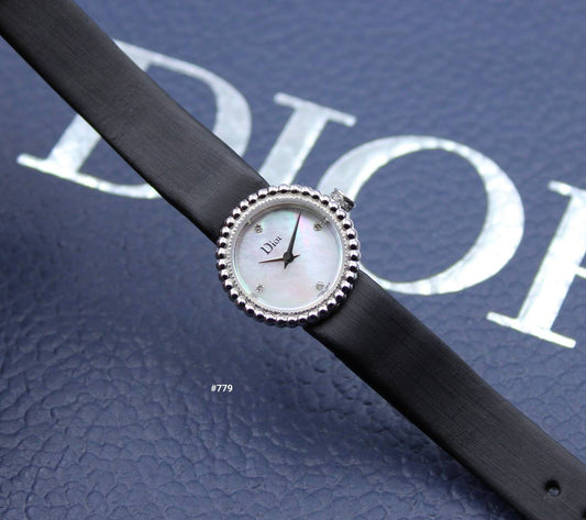 DIOR LADY

 24MM ____ 

270 dhs🇦🇪🇦🇪


Zain304
♥️♥️♥️