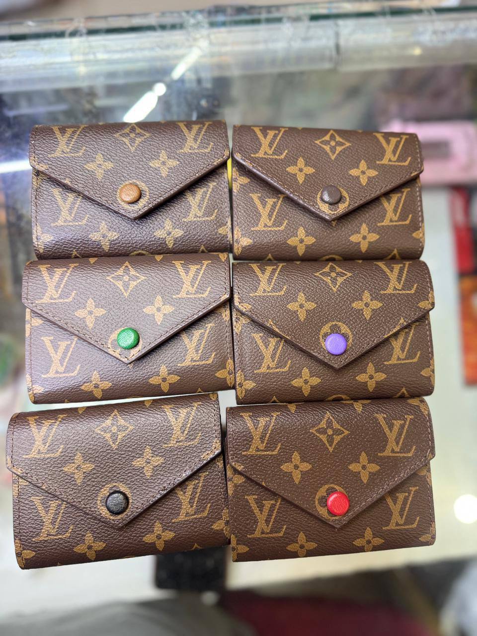 LV Ladies wallet

With box
🎁🎁🎁
30 dhs✅

Zain93
♥️♥️♥️