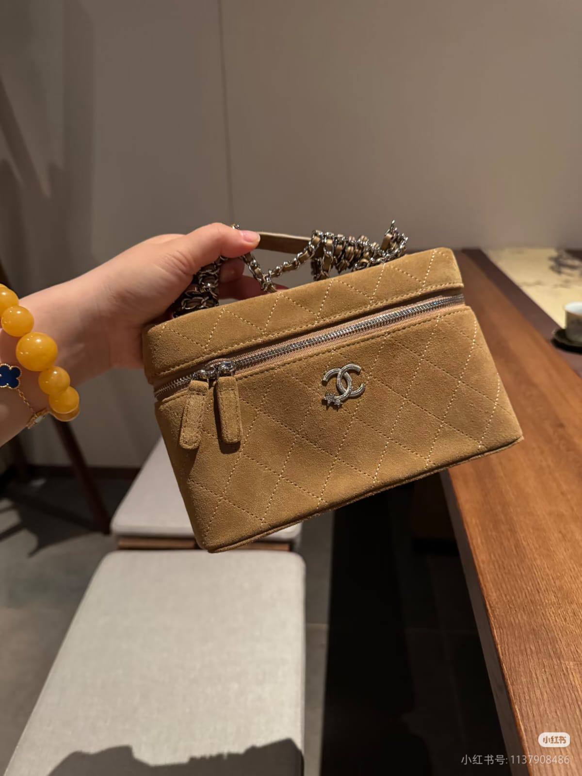 Chanel Master
260 dhs🌺

Zain10
♥️♥️♥️