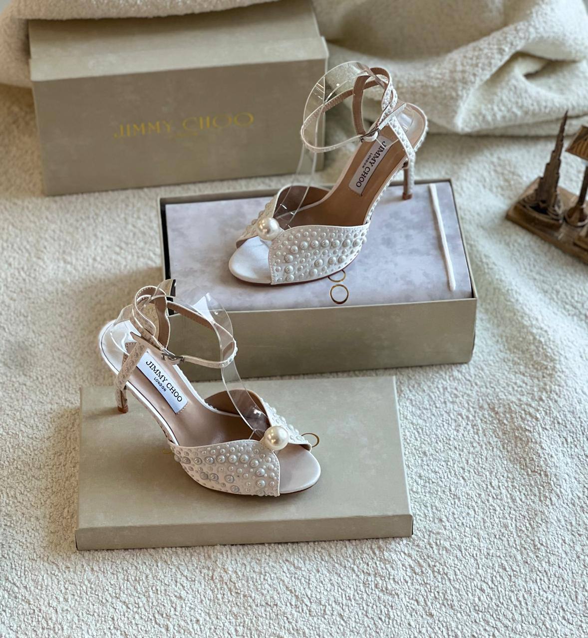 Jimmy Choo

Size. 36 to 41 

130 dhs🇦🇪🇦🇪

Zain80
♥️♥️♥️