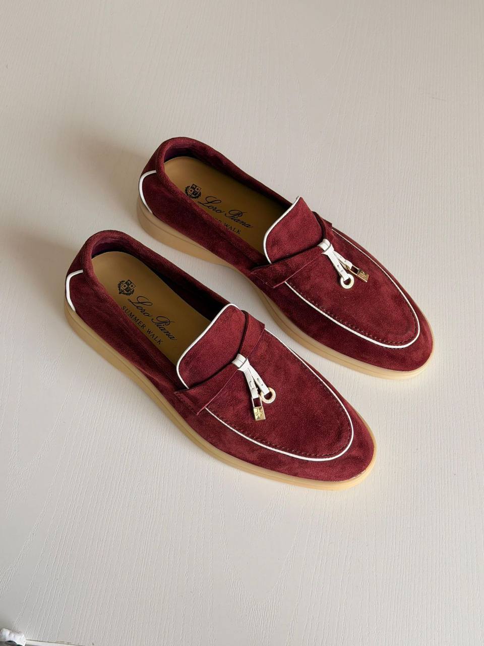 Loro Piana 
Summer Charms Walk❣️❤️
Super Master Quality
Size 36 to 41
450 dhs💓

Zain71
♥️♥️♥️