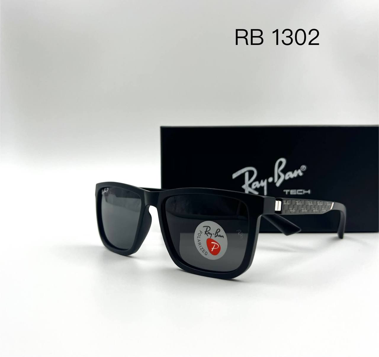 Ray Ban
Sunglasses 🕶️ 
good quality 💯
With master box 🗃️ 
50 dhs✅

Zain273
♥️♥️♥️