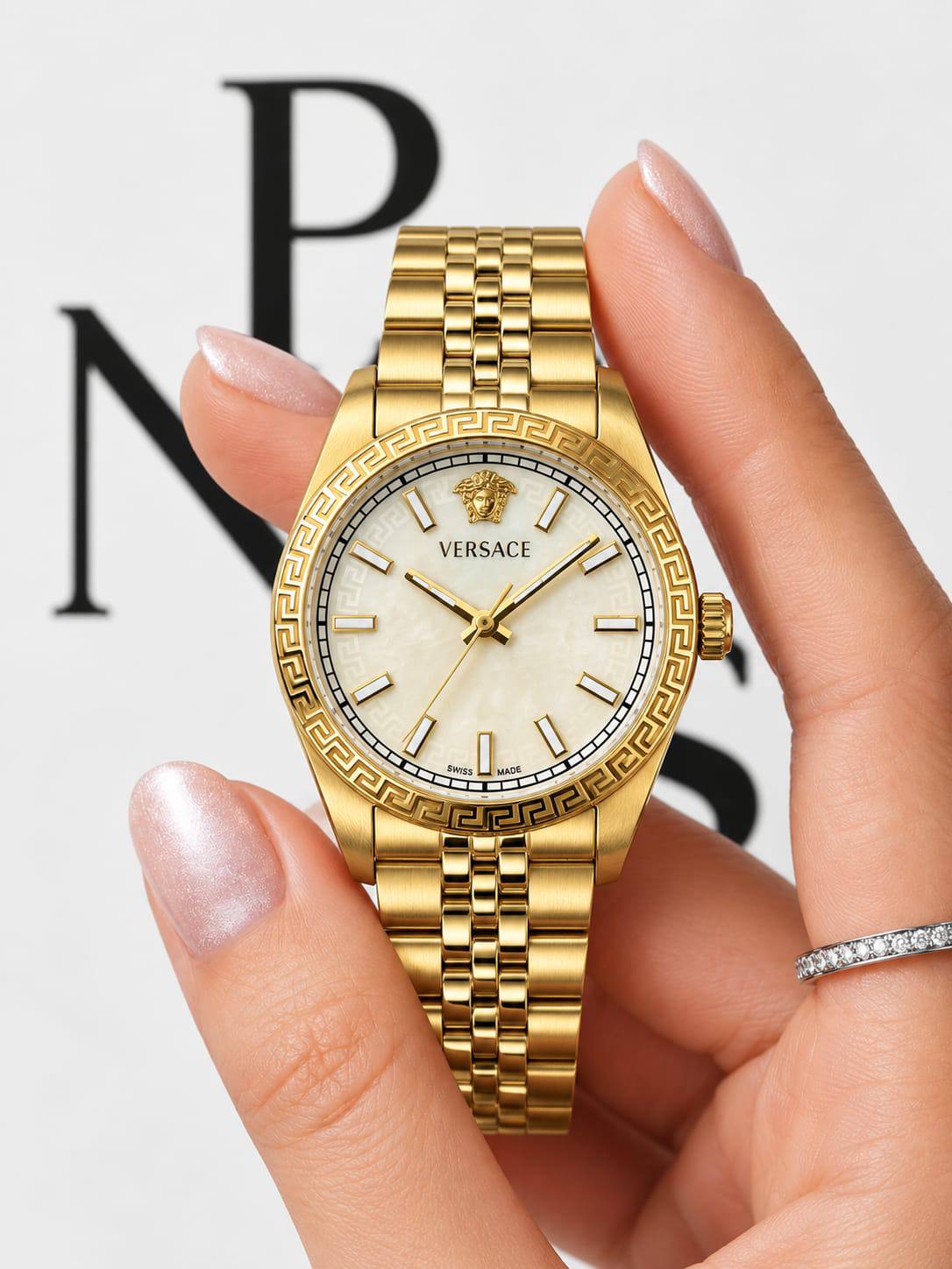 Versace 

watch for ladies 

good quality 

280 dhs🇦🇪🇦🇪

(size 36mm)'

Zain59
♥️♥️♥️