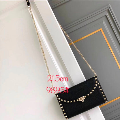 Valentino
110 dhs✅
High-quality with box

Zain35
♥️♥️♥️