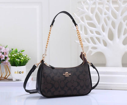 Coach
25cm 
95 dhs✅
With Box

Zain50
♥️♥️♥️