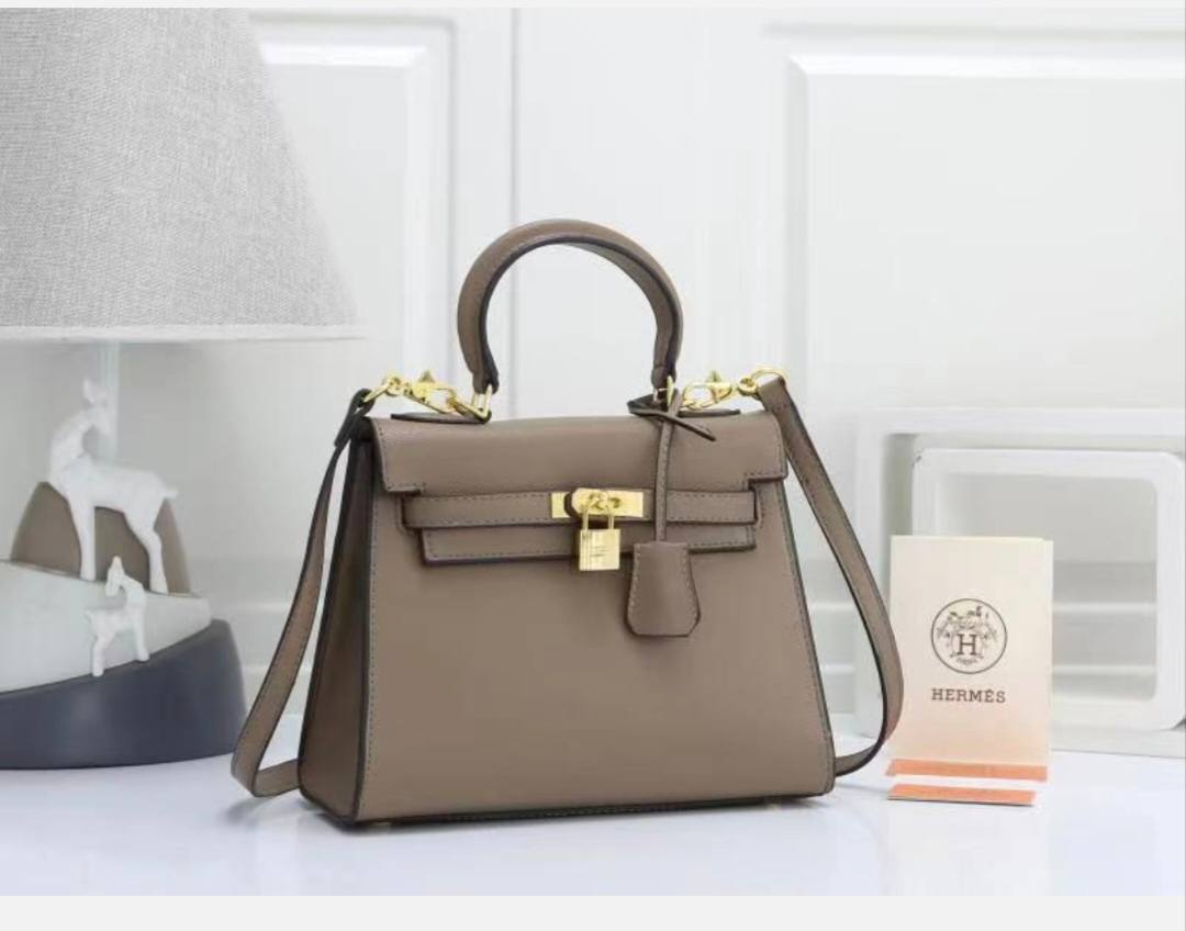 Hermes

115 dhs🇦🇪🇦🇪🇦🇪

Zain143
♥️♥️♥️
