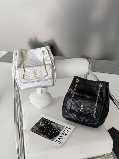 YSL
25cm 100 dhs✅
29CM 110 dhs✅

Zain143
♥️♥️♥️