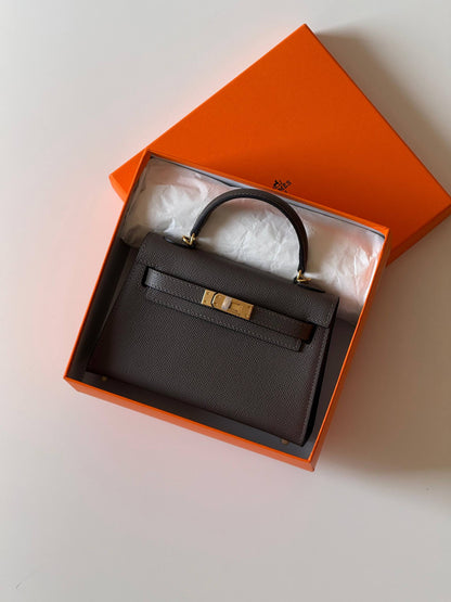 Hermes minikelly 19cm💕master quality😍

with box❤️
🎁🎁🎁

340 dhs🪙🌨️

Zain52
♥️♥️♥️