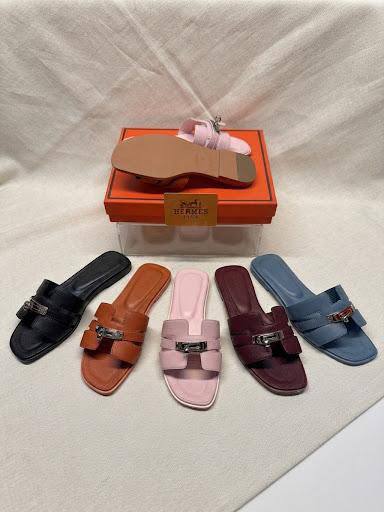 NEW CAME🥰
HERMES SLIPPER
GOOD QUALITY
100 dhs🇦🇪🇦🇪
36 TO 41

Zain40
♥️♥️♥️