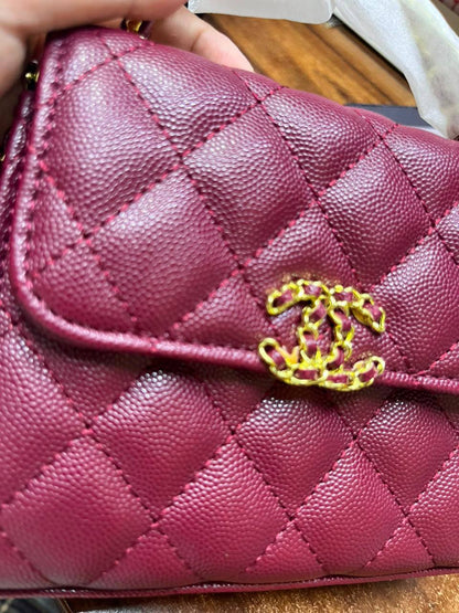 Chanel 
90 dhs🇦🇪🇦🇪
with box
size 15×6×12cm

Zain42
♥️♥️♥️